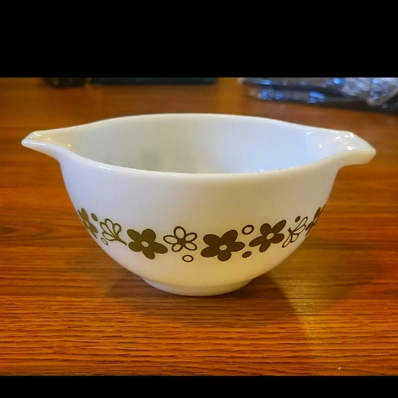 Pyrex Other - Vintage Pyrex Lazy Daisy pattern -Stacking Set Of 1 Green & White Mixing Bowl